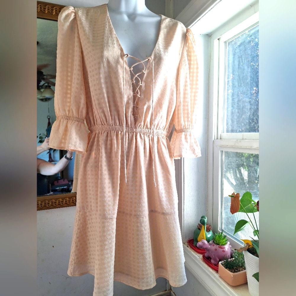 Storia front tie cinch dress size small